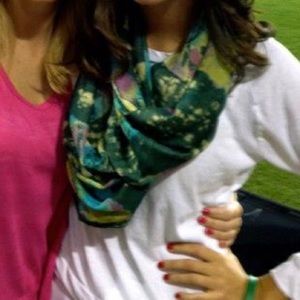 Green infinity scarf